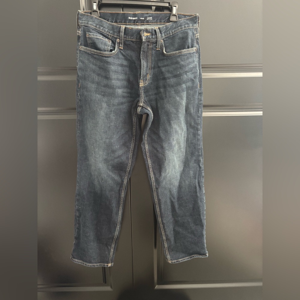 Old Navy Men's Straight Jeans in Dark Blue